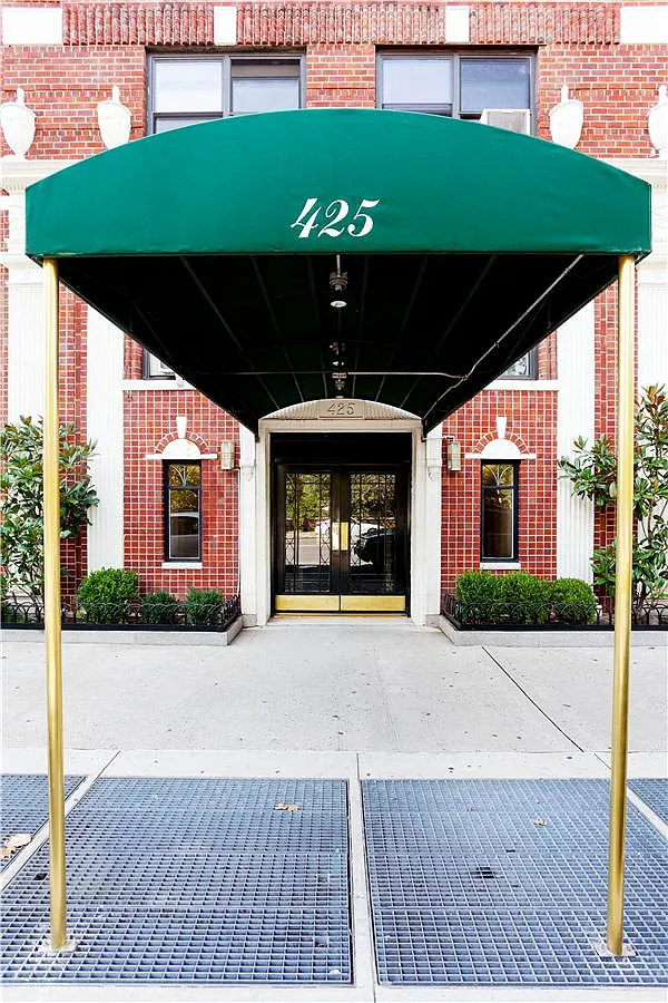 425 Central Park W APT 2H photo 1