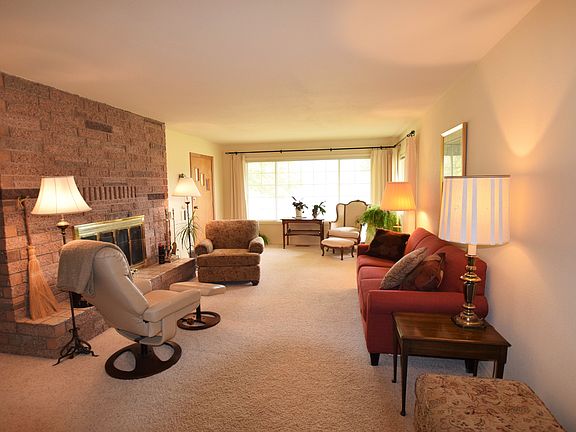 5th image of 9009 Juniper Ln