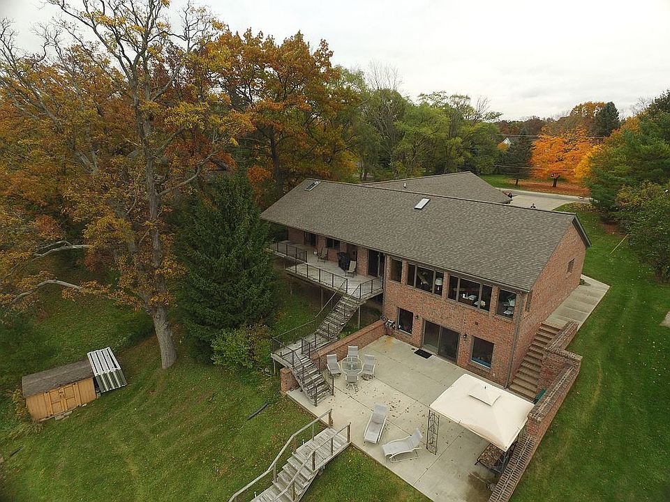 2nd image of 1419 Maxfield Rd