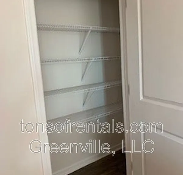 938 Pineland Dr — Photo 16