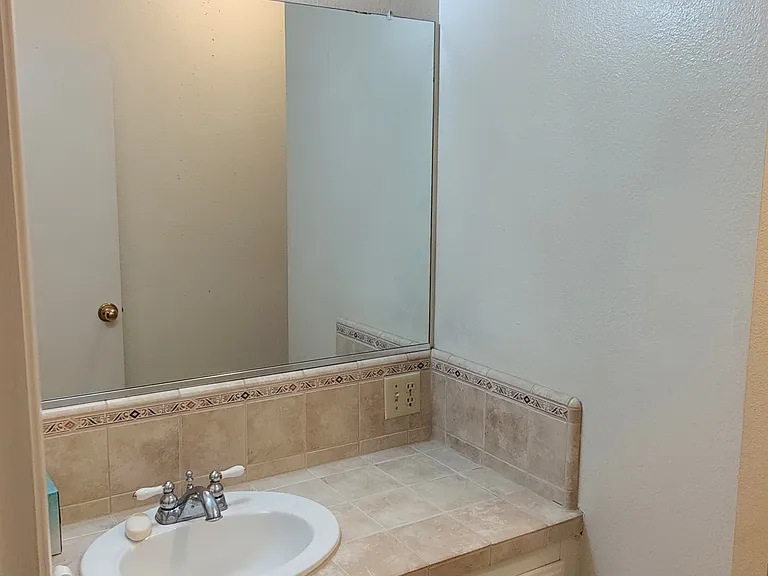 3421 W Los Altos Ave — Photo 17