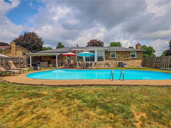 2nd image of 5244 Oakridge Dr