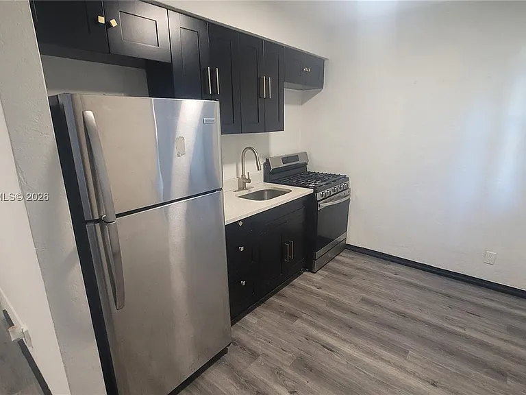 2742 Johnson St #20 — Photo 2