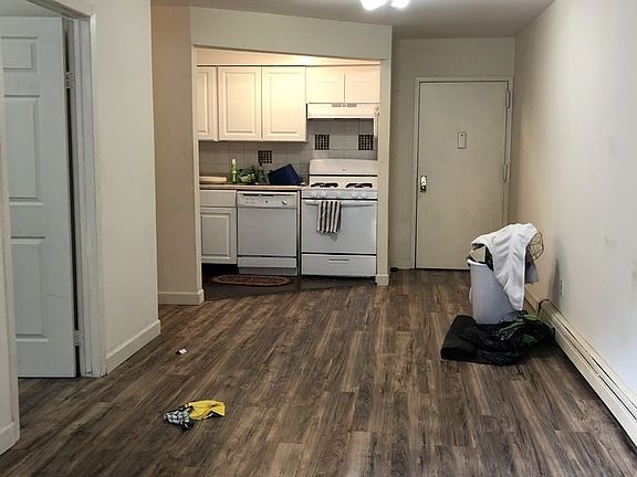3rd image of 8345 Lefferts Blvd APT 1A