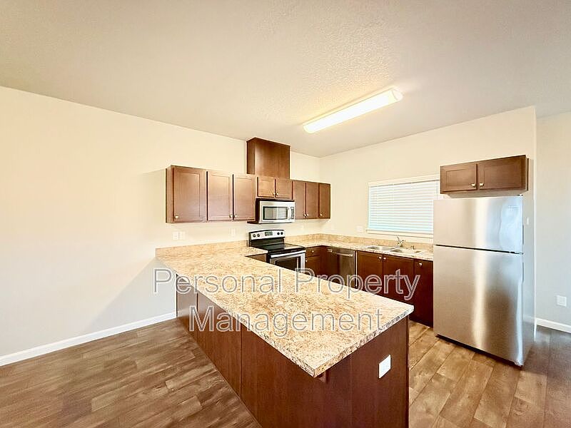 1st image of 12600 NE 49th St Building B