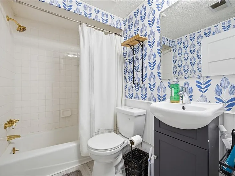 1015 Colonial Ave #4 — Photo 12