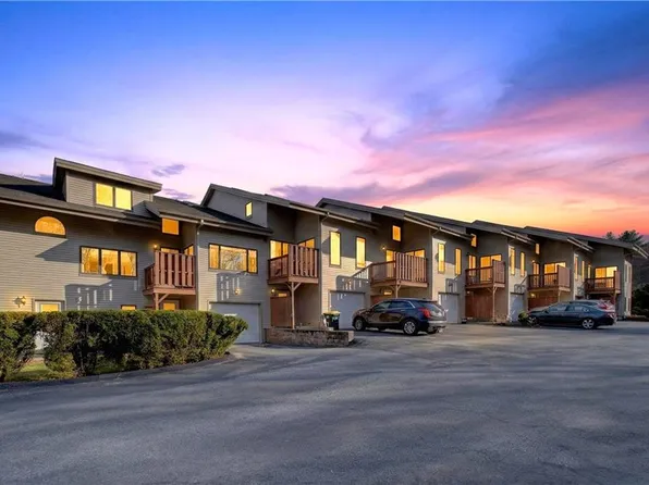 97 Farnum Pike, Smithfield, RI 02917