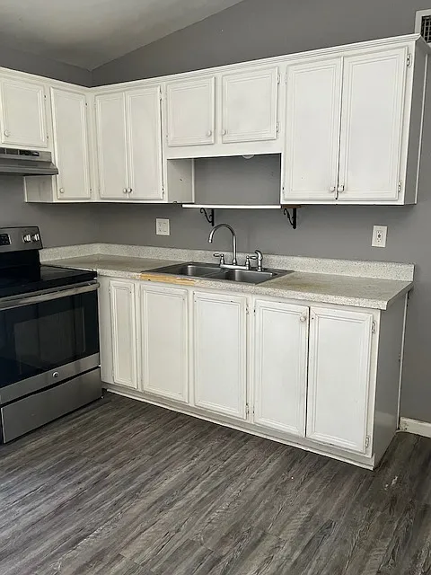 Building Photo - 3351 N 69th Dr #41