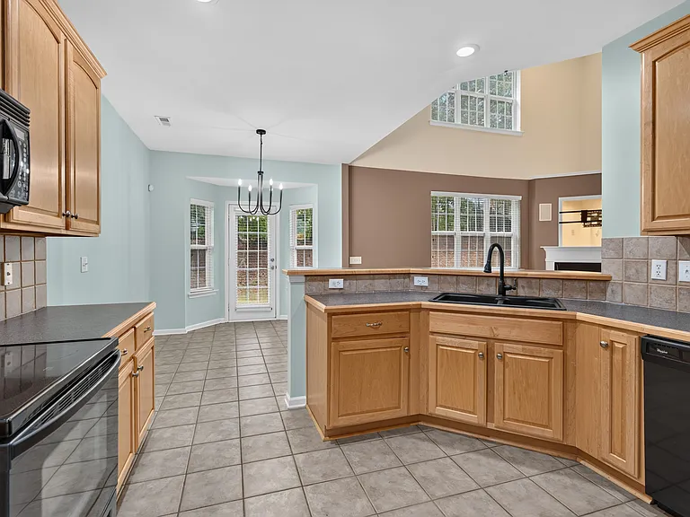 17222 Westmill Ln — Photo 32
