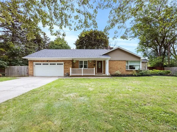 88 The Cmn, Williamsville, NY 14221