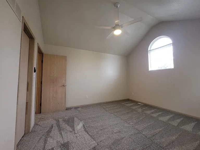 205 SW South Ave — Photo 18
