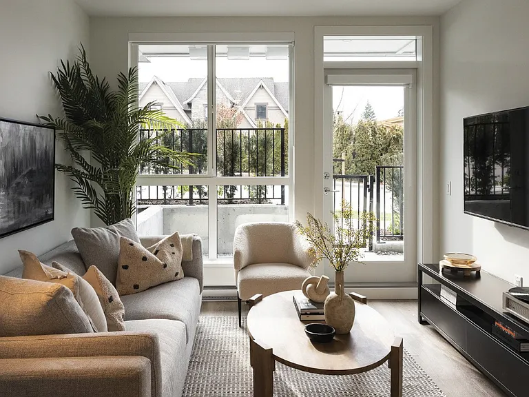 717 Como Lake Ave — Photo 19