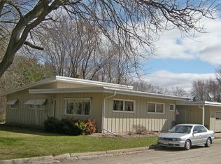 35 Riverside Dr, Clintonville, WI 54929