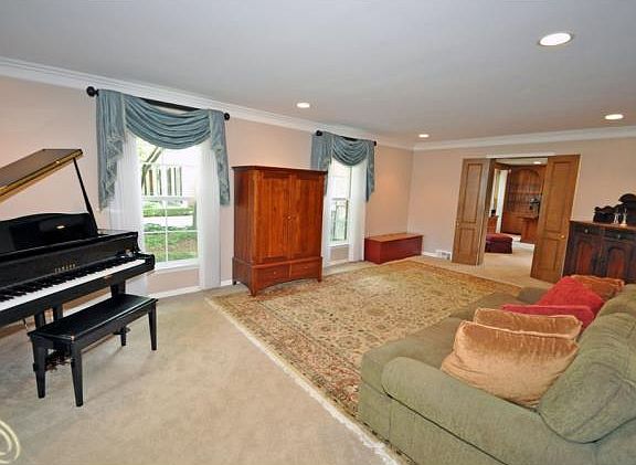 2nd image of 561 Heather Ln