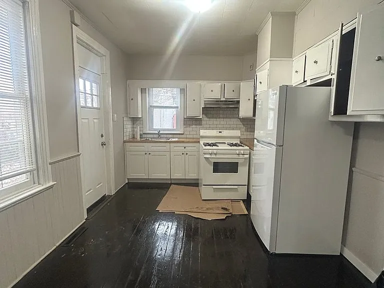 216 Park Pl — Photo 9