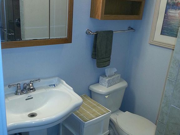 5th image of 1502 Walker Ln #1
