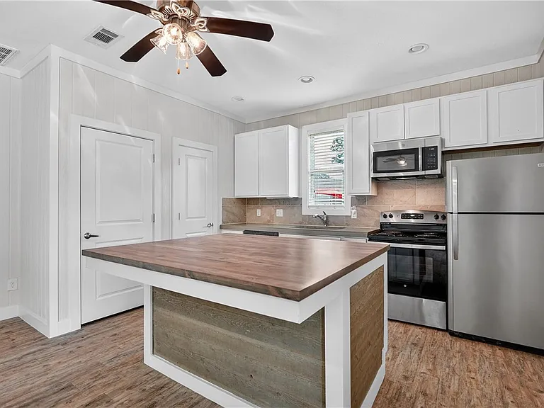 5440 Raymond Stotzer Pkwy — Photo 7