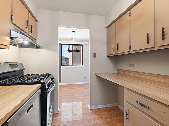5th image of 15723 Peggy Ln APT 5
