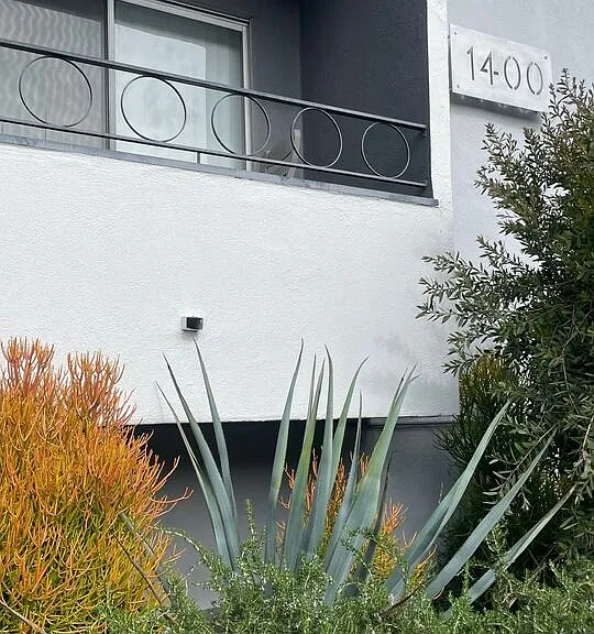 1400 N Fairfax Ave — Photo 1