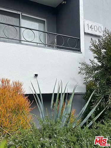 1400 N Fairfax Ave Photo 1