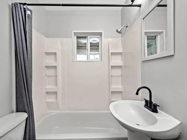 361 Vine St — Photo 2