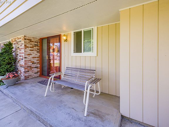 4th image of 11317 NE 189th St
