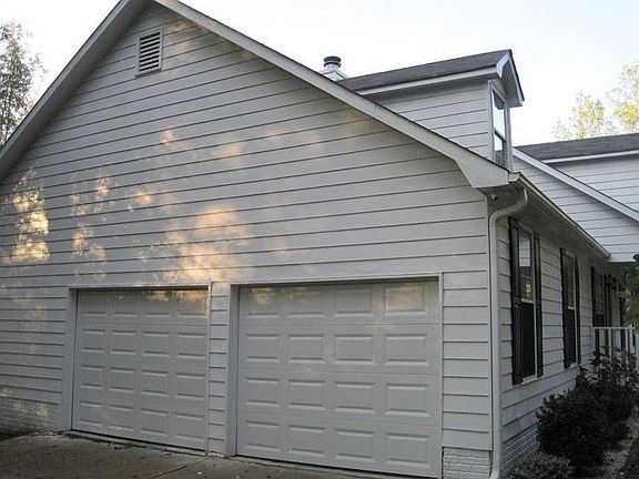 3rd image of 506 Country Lake Dr