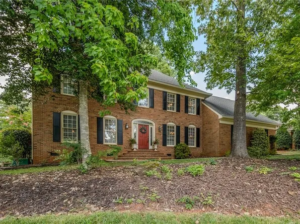 5910 Summerston Pl, Charlotte, NC 28277