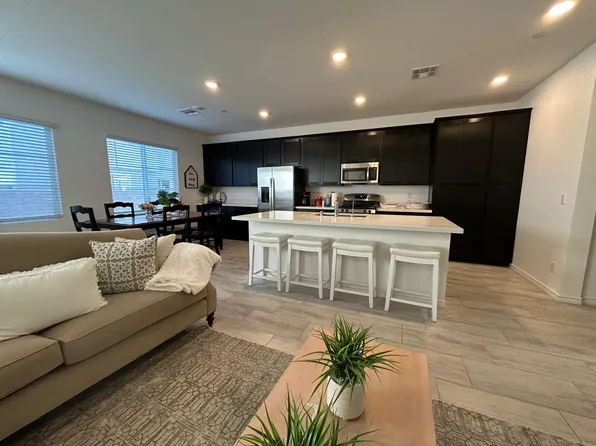 233 McArthur Peak Ave, Henderson, NV