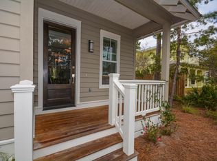 389 Seacrest Dr, Seacrest, FL 32413