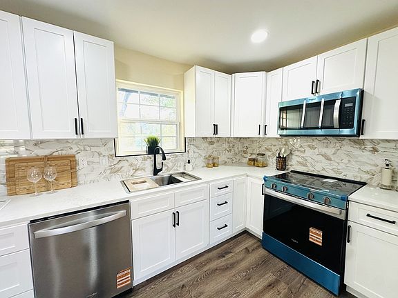 4th image of 6300 Lumley Rd