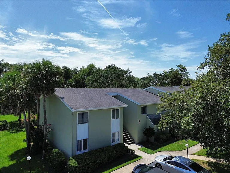600 Fairways Cir #B — Photo 1