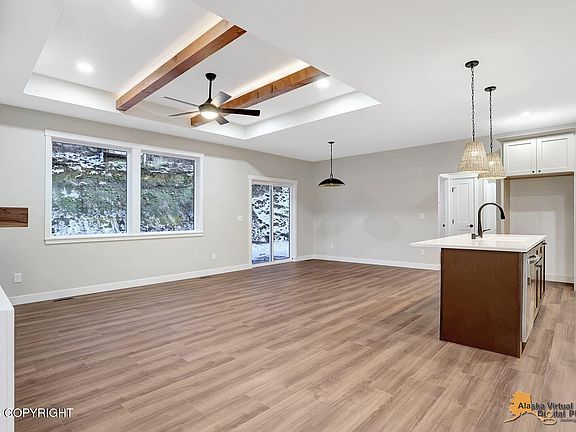 4th image of 7041 W Leckwold Dr