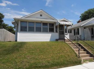 216 Strathmoor Ave, Mishawaka, IN 46544