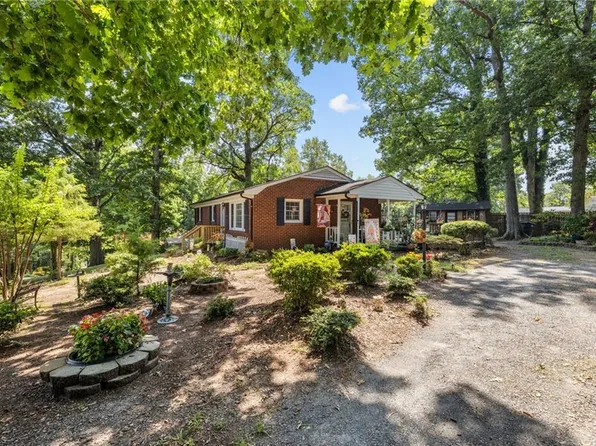 306 Saunders Dr, Asheboro, NC 27203