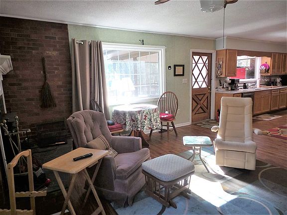 5th image of 431 Lucerne Dr
