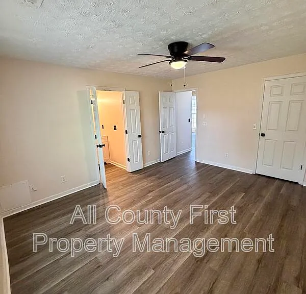 3335 Crestview Ct — Photo 10