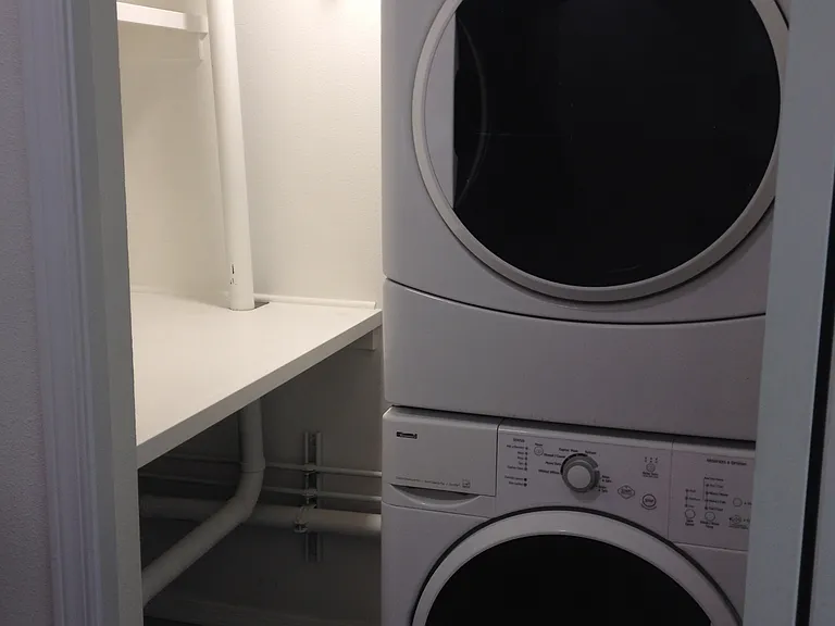 2140 SW 35th Pl #1 — Photo 10