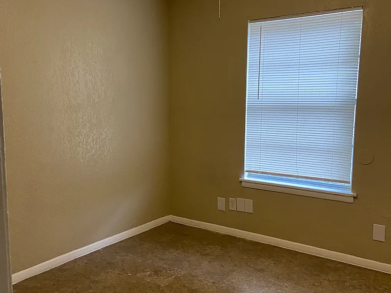 7727 Gallop Dr — Photo 16