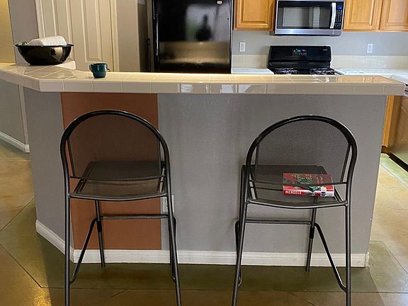 Kitchen, with island