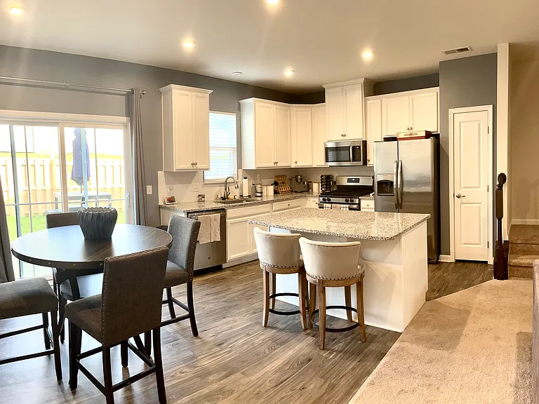 Kitchen and dining area.