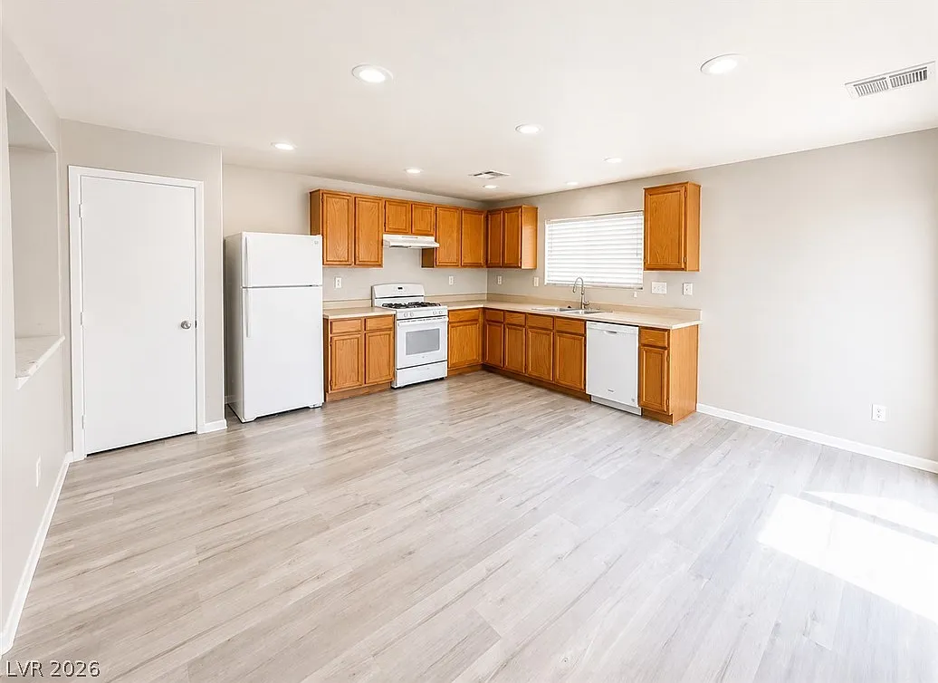 3 bed, 2.5 bath, 1546 sqft, $1,800 — Photo 4