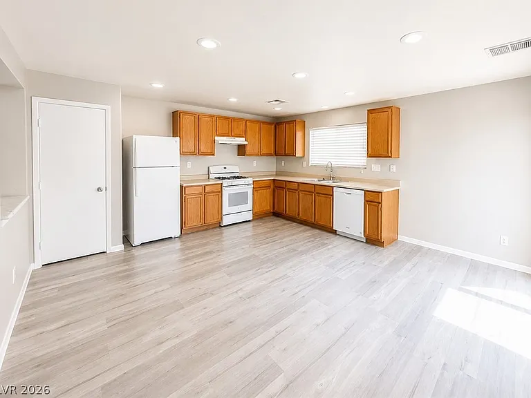 689 Wallington Estate St — Photo 4