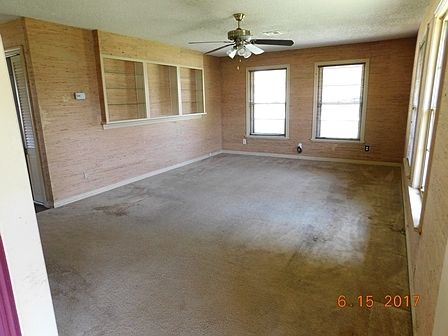 4th image of 1801 NW Arlington Ave