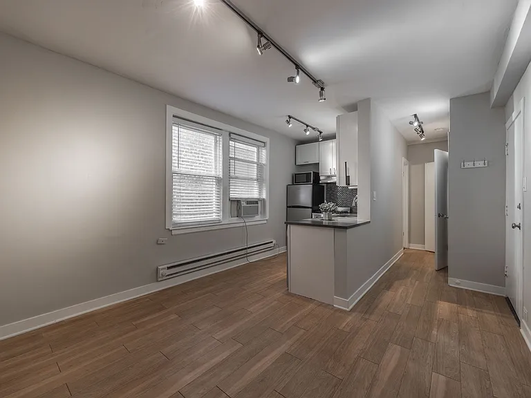 503 W Belmont Ave #3 — Photo 3
