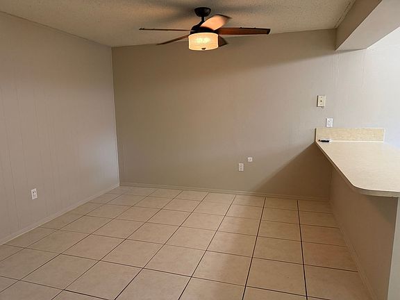 3rd image of 2811 SW Archer Rd APT V176