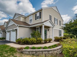 2036 Limestone Ln, Carpentersville, IL 60110