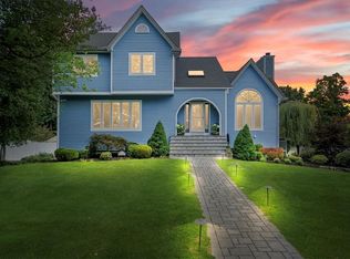 1300 Sunny Ridge Rd, Mohegan Lake, NY 10547