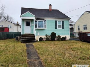 556 Lorraine Ave, Middlesex, NJ 08846