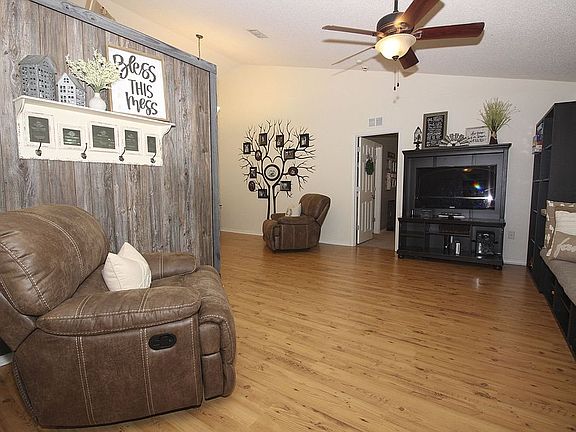 4th image of 45 Lakeview Reserve Blvd